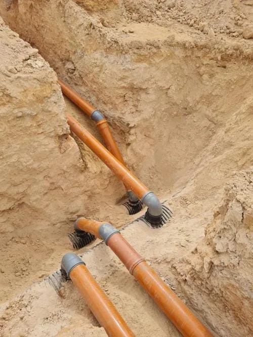Tubes en PVC pour réseaux d’assainissement au Bénin – installation gravitaire
