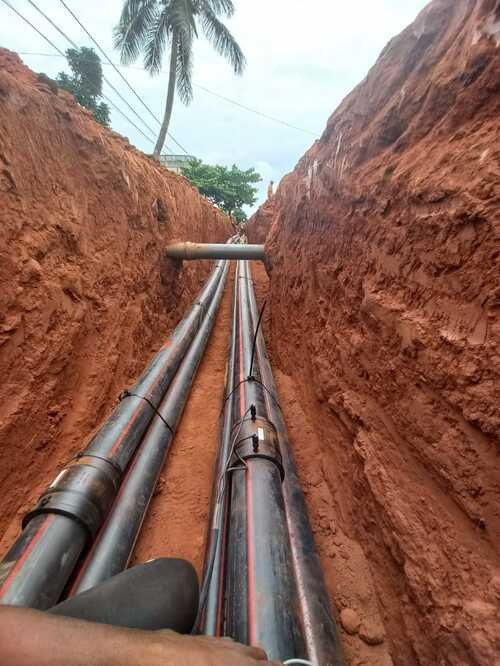 Pose de fourreaux PEHD pour réseaux secs électriques – Projet en Mauritanie (100 km)