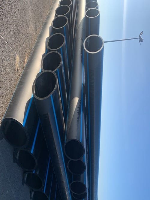 Tuyaux en polyéthylène PE100 bande bleue pour adduction d’eau potable – Projet AEP en Guinée