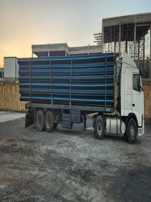 Conduites PEHD PE100 bleues – chantier d’adduction d’eau potable (AEP) au Gabon